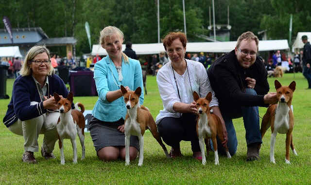 viivin perhe.jpg (157369 bytes)