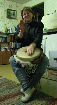 outi ja djembe-rumpu